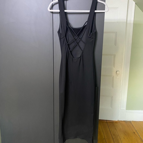 Black Open Back Windsor Dress - Picture 5 of 8